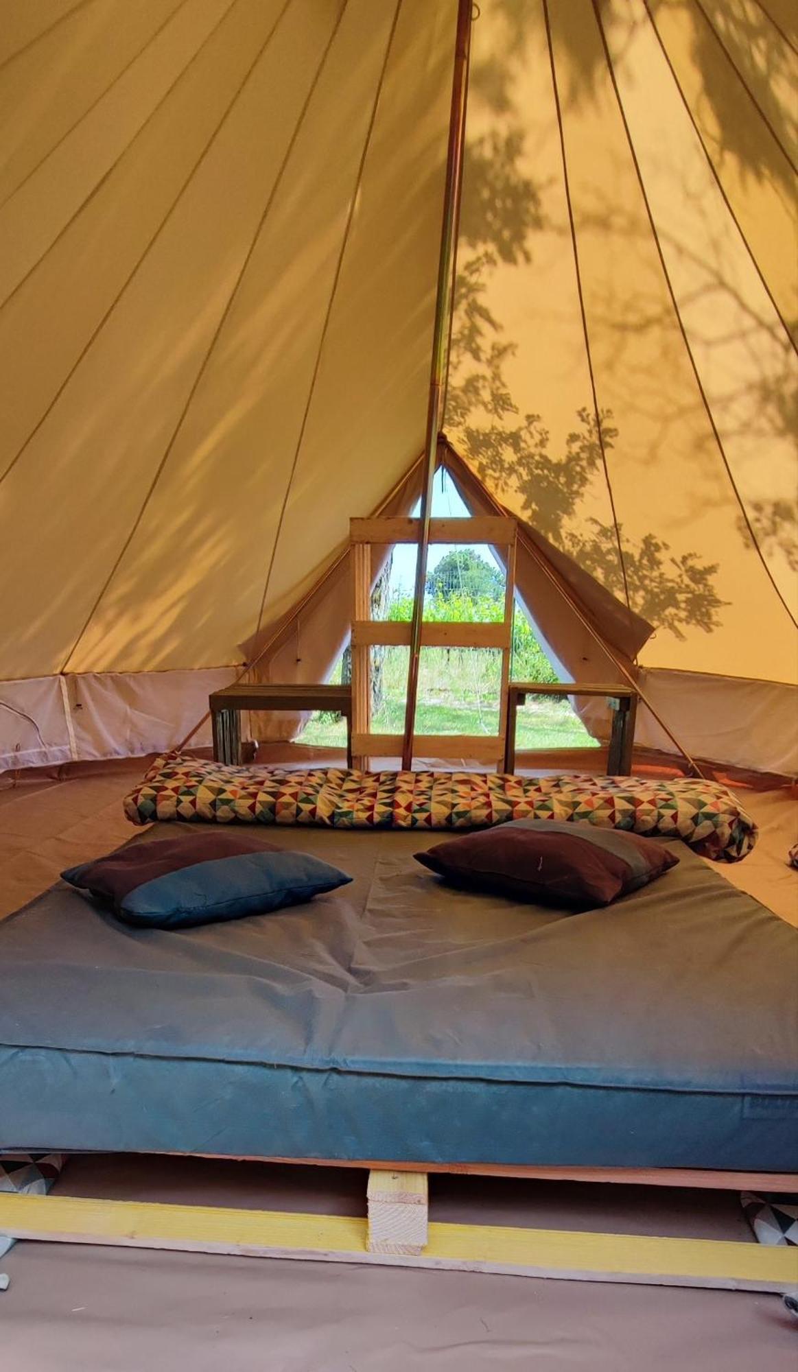 Camping Carrefour De L'Ardeche Saint-Remeze 外观 照片