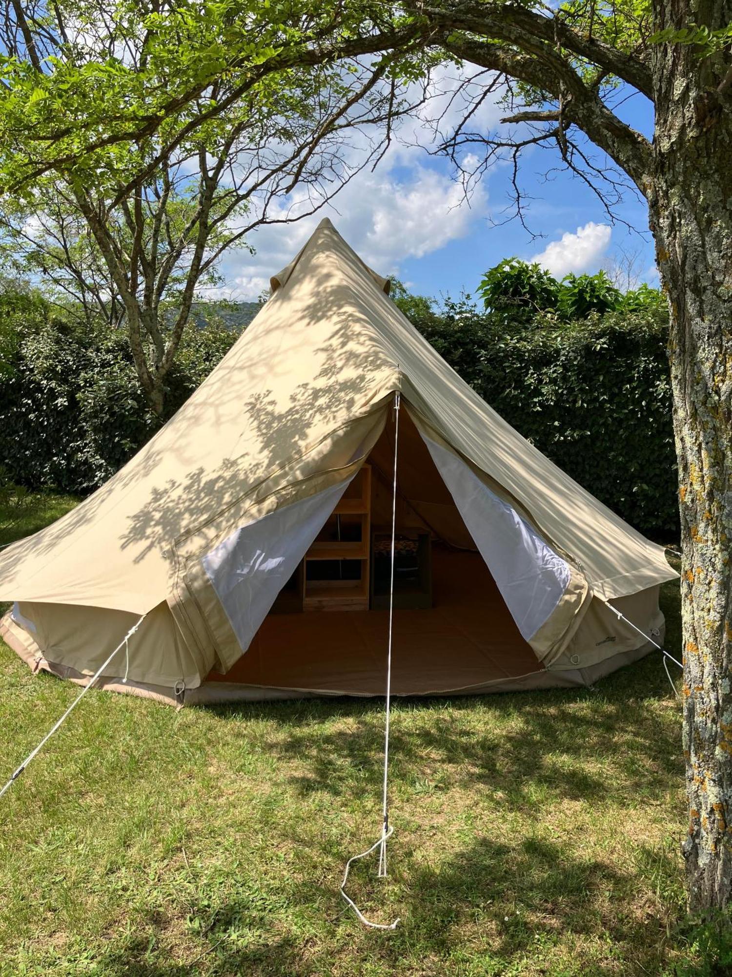 Camping Carrefour De L'Ardeche Saint-Remeze 外观 照片